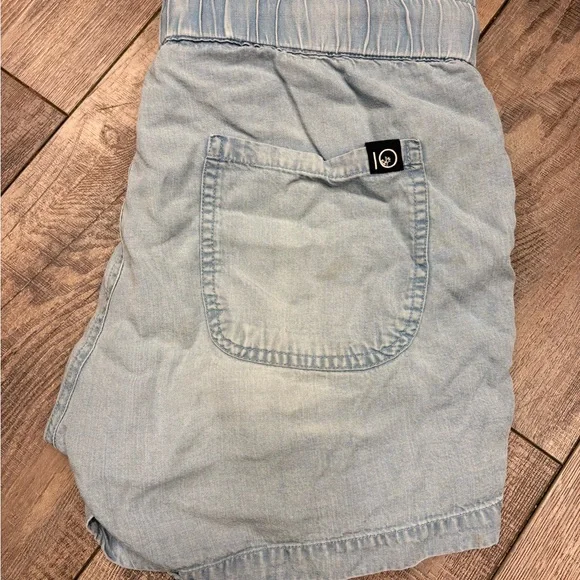 tentree Light Blue Drawstring Chambray Women's Shorts - Picture 4 of 5